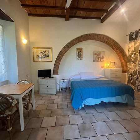 B&B La Fucinaia Pet Friendly Adults Only Campiglia Marittima Bagian luar foto