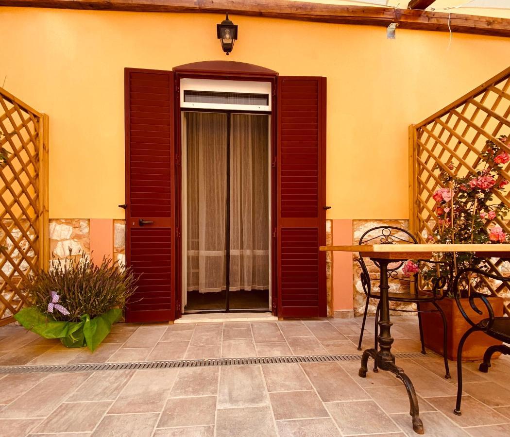 B&B La Fucinaia Pet Friendly Adults Only Campiglia Marittima Bagian luar foto